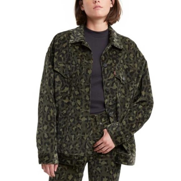 Levi's Limited Green Camouflage Oversized Trucker Jacket - Picture 1 of 12